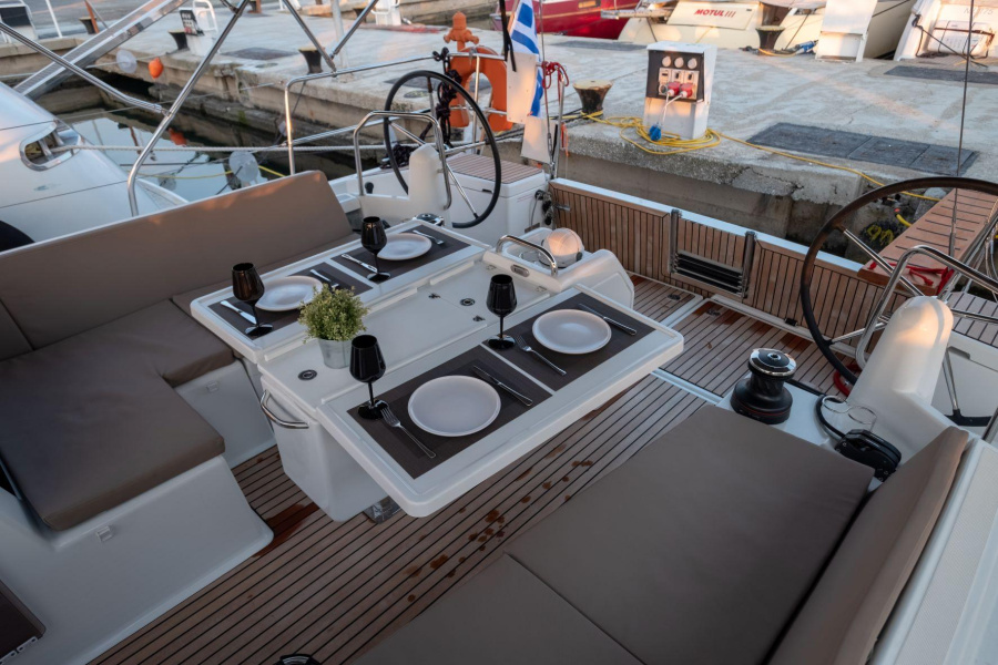 Sun Odyssey 440 - 4 cab. — photo 12