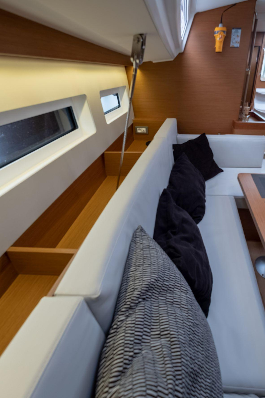 Sun Odyssey 440 - 4 cab. — photo 4