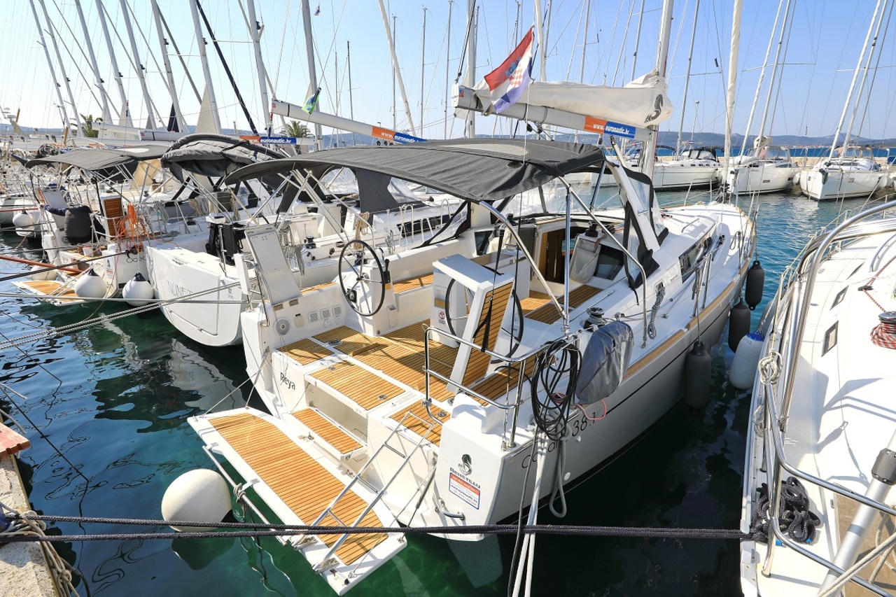 Oceanis 38.1 — photo 3