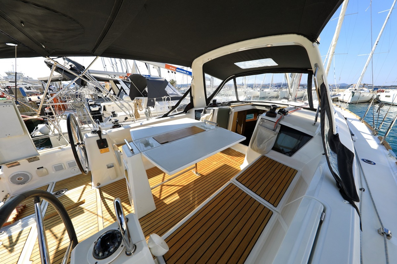 Oceanis 38.1 — photo 6
