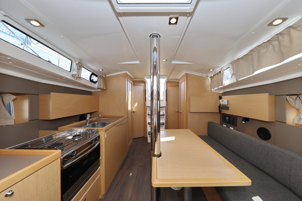 Oceanis 38.1 — photo 10