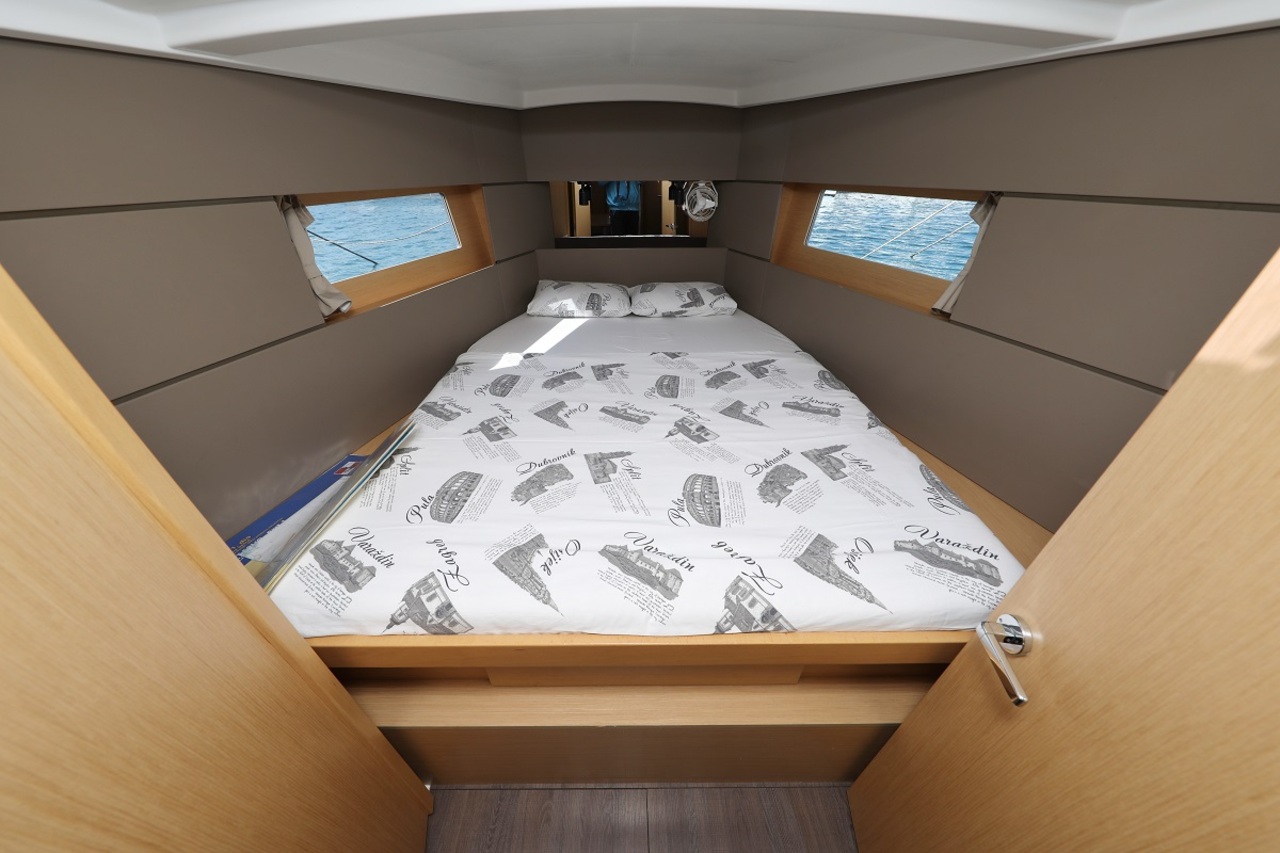 Oceanis 38.1 — photo 12