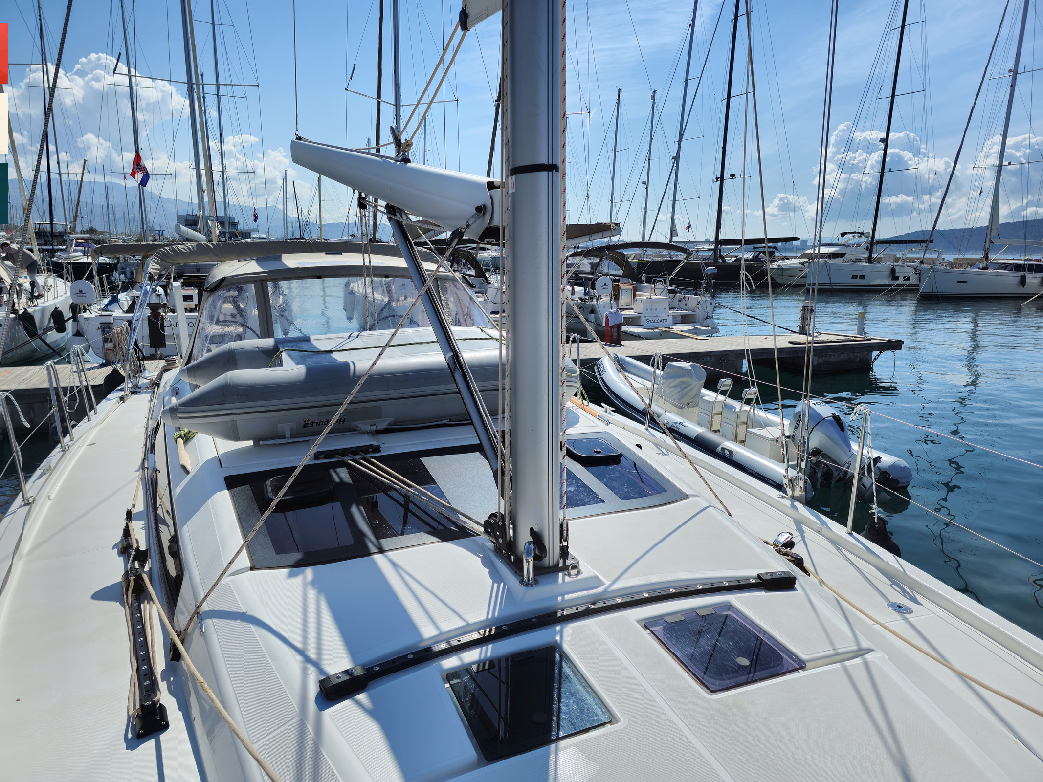 Dufour 430 GL — photo 32