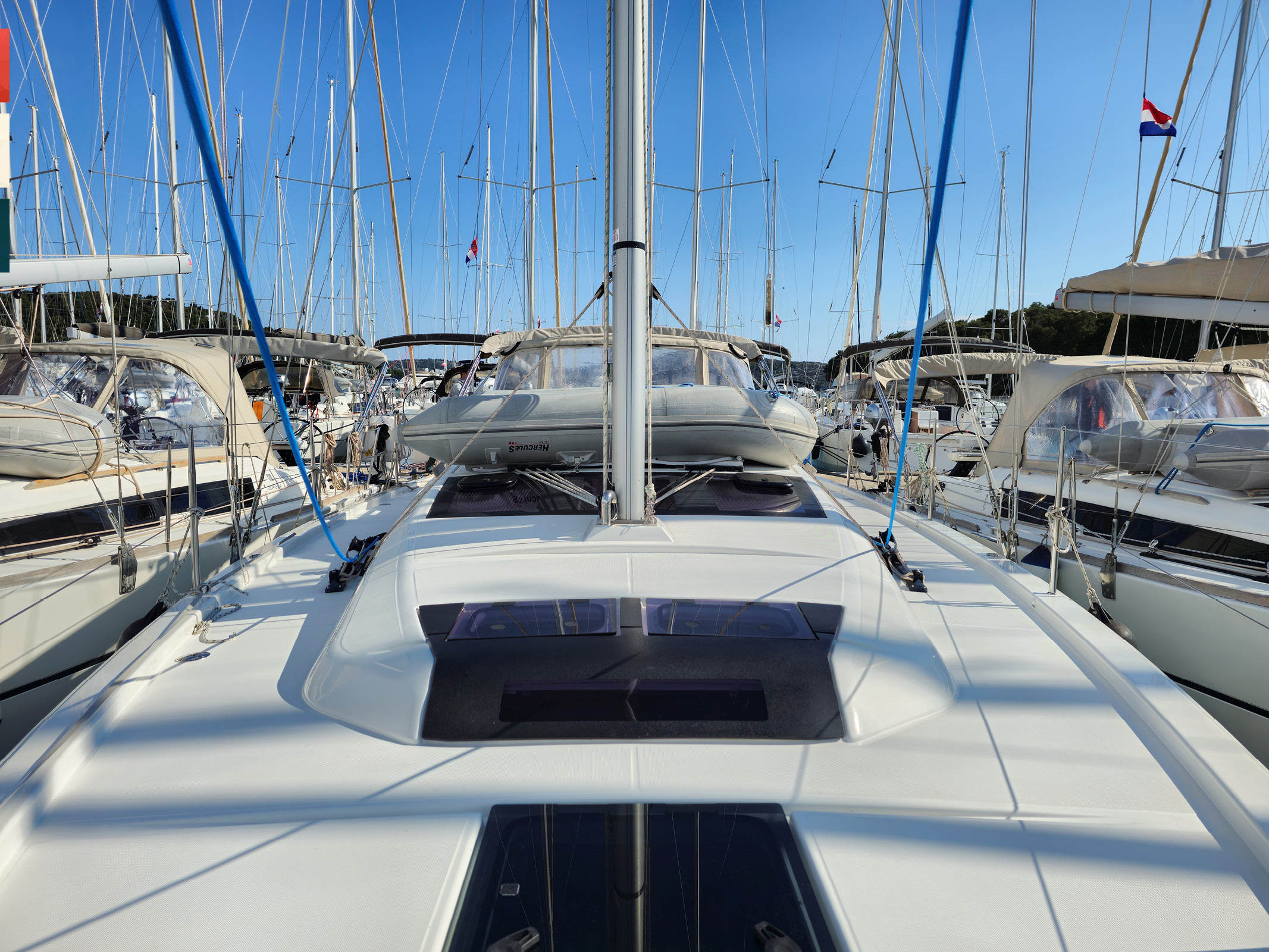 Dufour 390 GL — photo 12