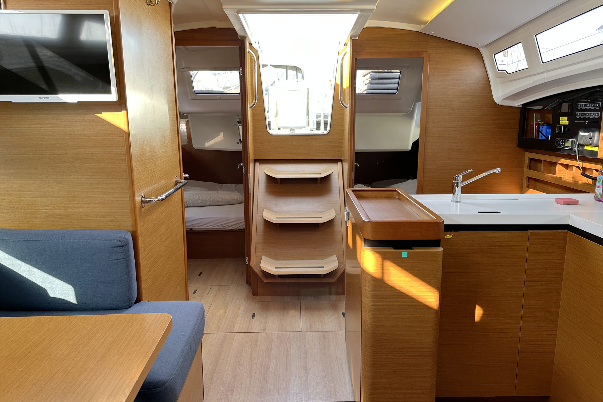 Sun Odyssey 410 - 3 cab. — photo 16