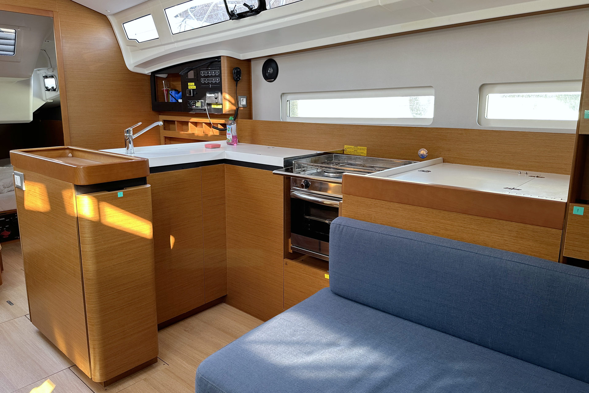 Sun Odyssey 410 - 3 cab. — photo 19