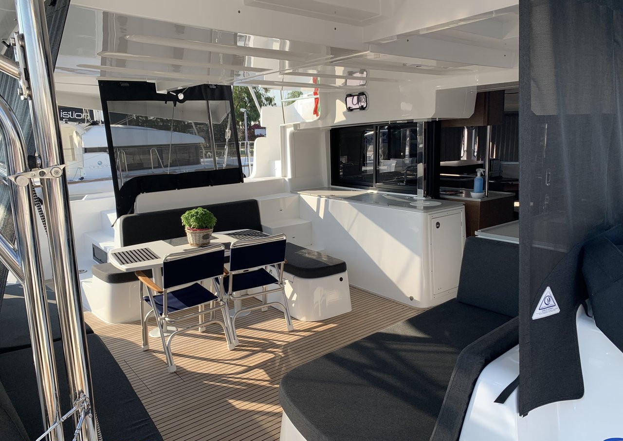 Lagoon 46 - 4 + 2 cab. — photo 18