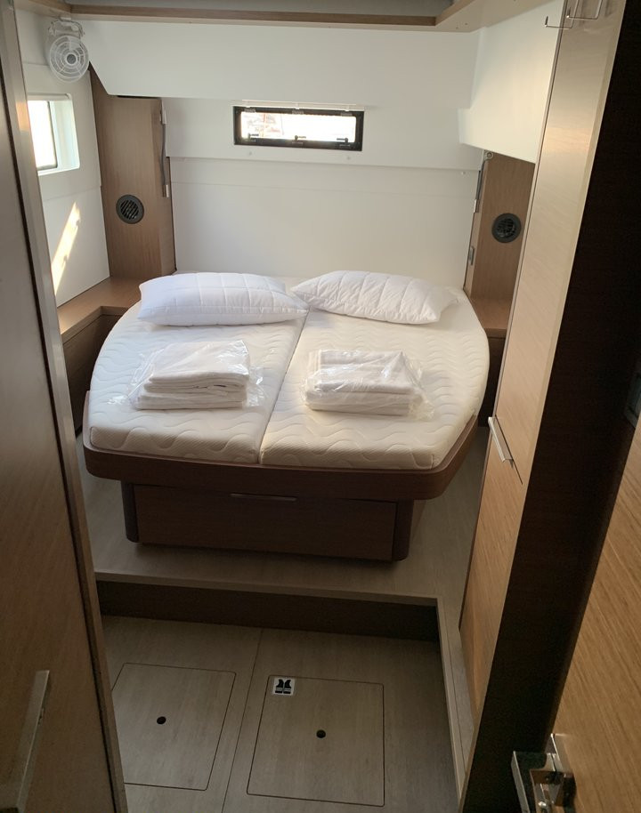 Lagoon 46 - 4 + 2 cab. — photo 8
