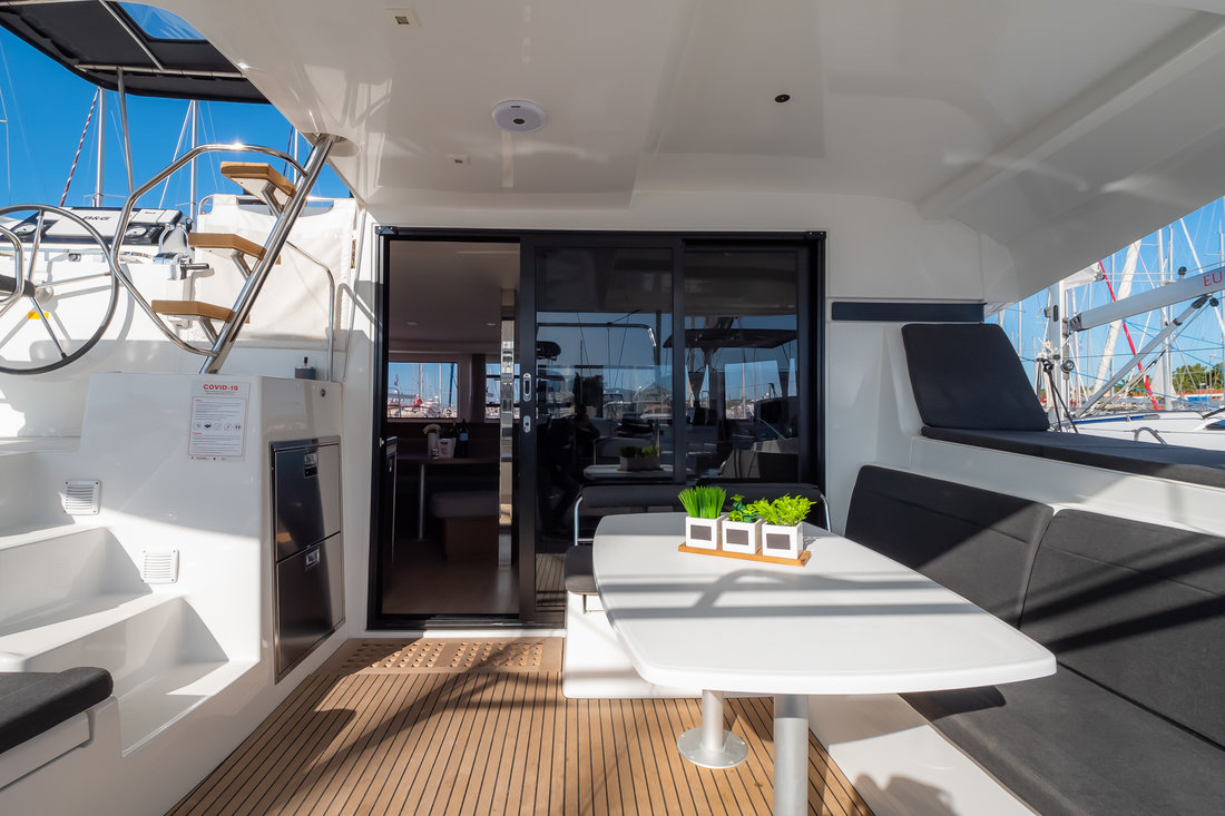 Lagoon 42 - 4 + 2 cab. — photo 4