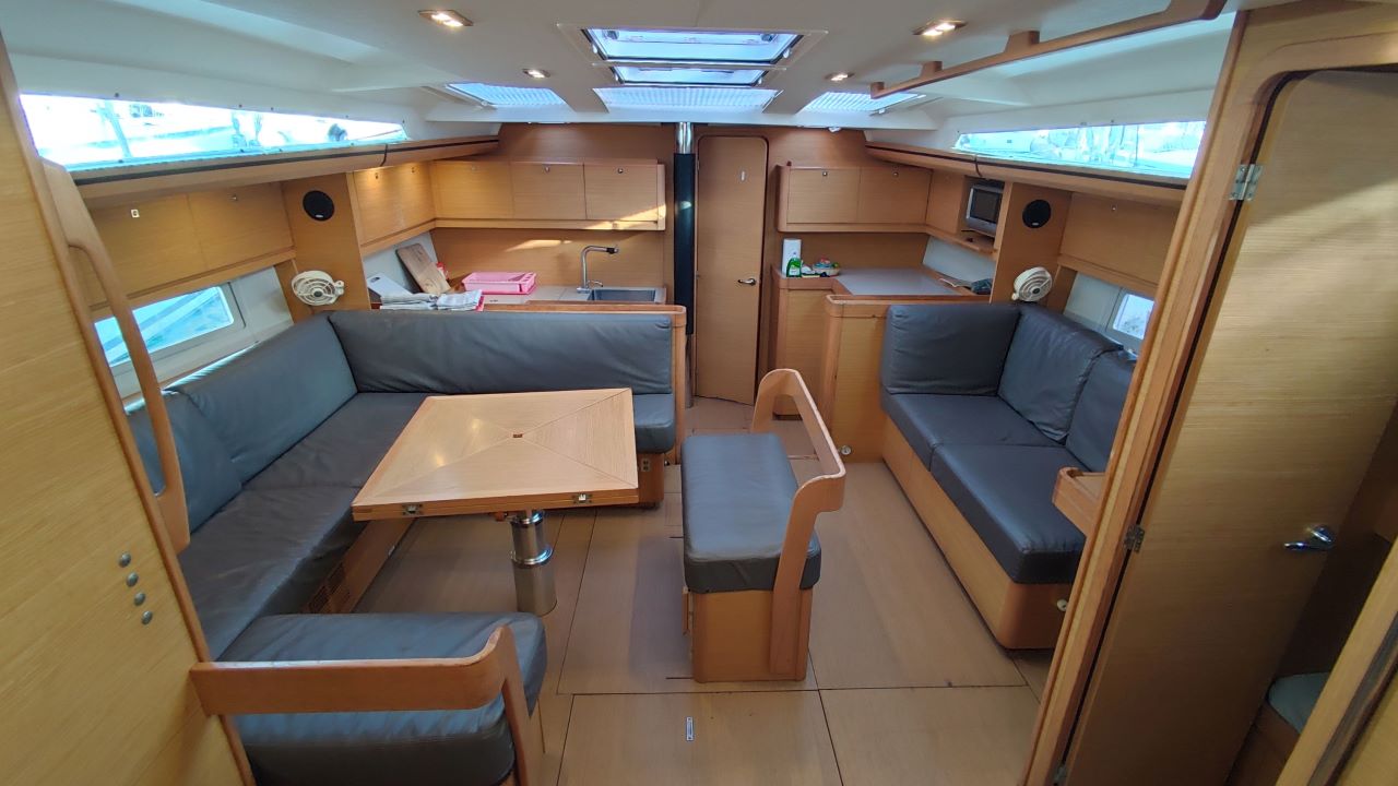 Dufour 520 GL — photo 8