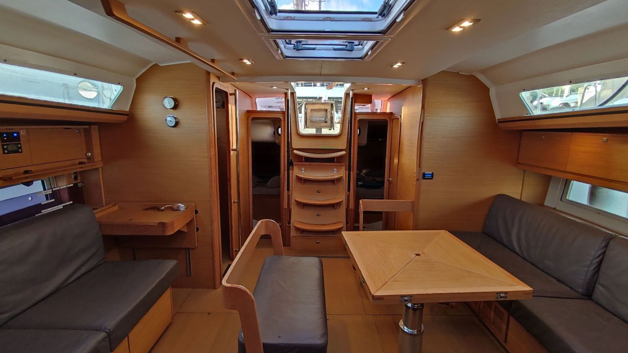Dufour 520 GL — photo 11