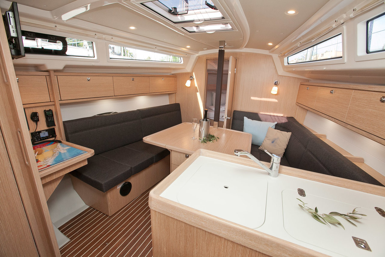 Bavaria Cruiser 34 Style — photo 11