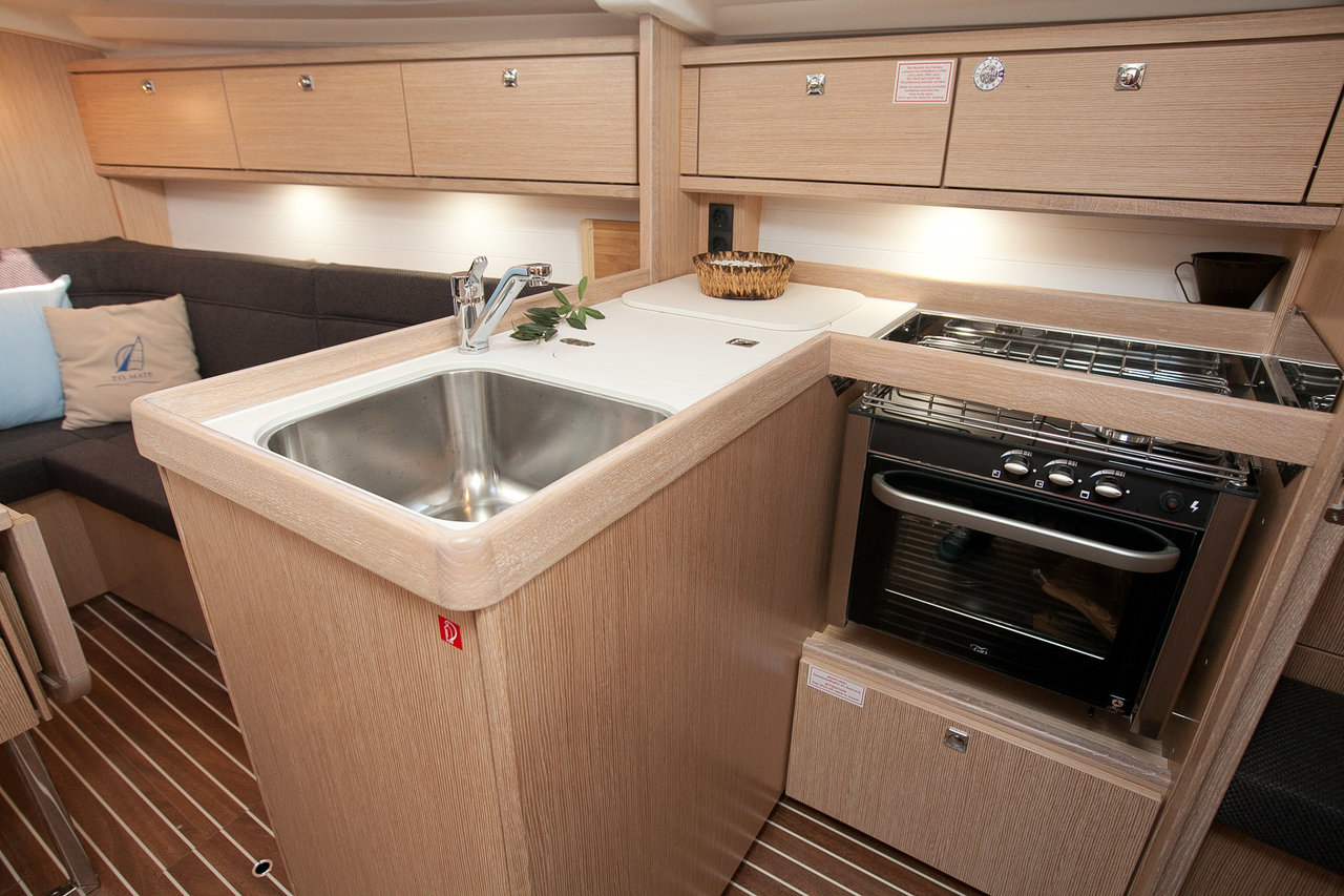 Bavaria Cruiser 34 Style — photo 12