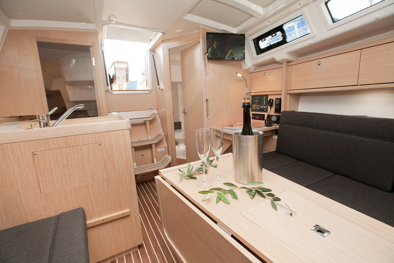 Bavaria Cruiser 34 Style — photo 17