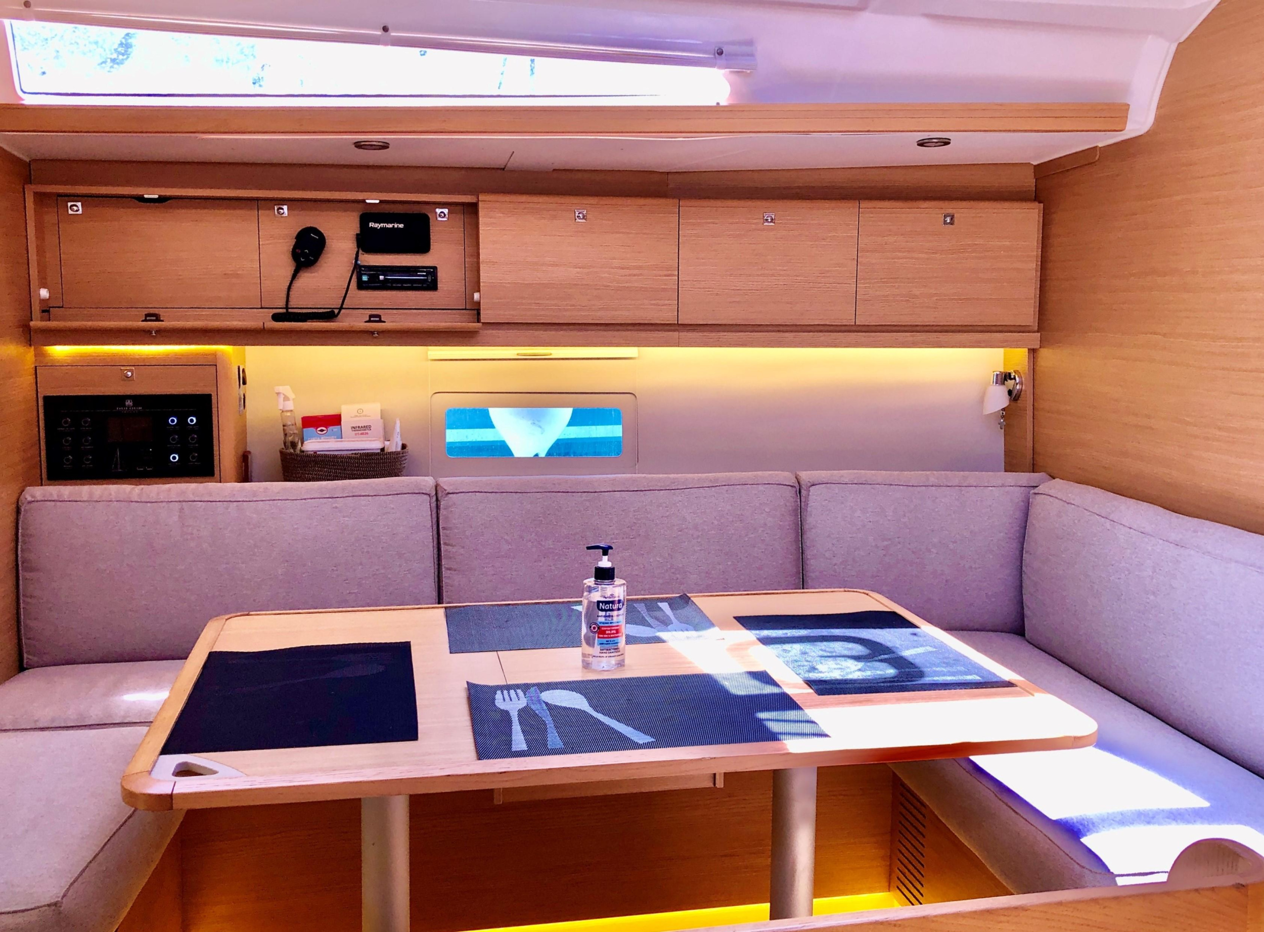 Dufour 430 GL — photo 11