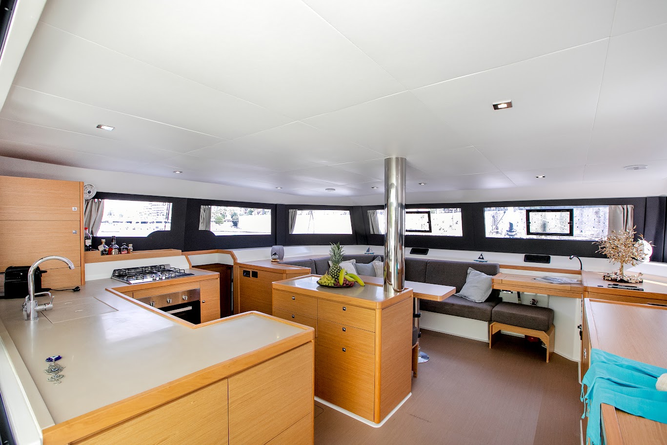Dufour 48 Catamaran - 5 + 1 cab. — photo 8