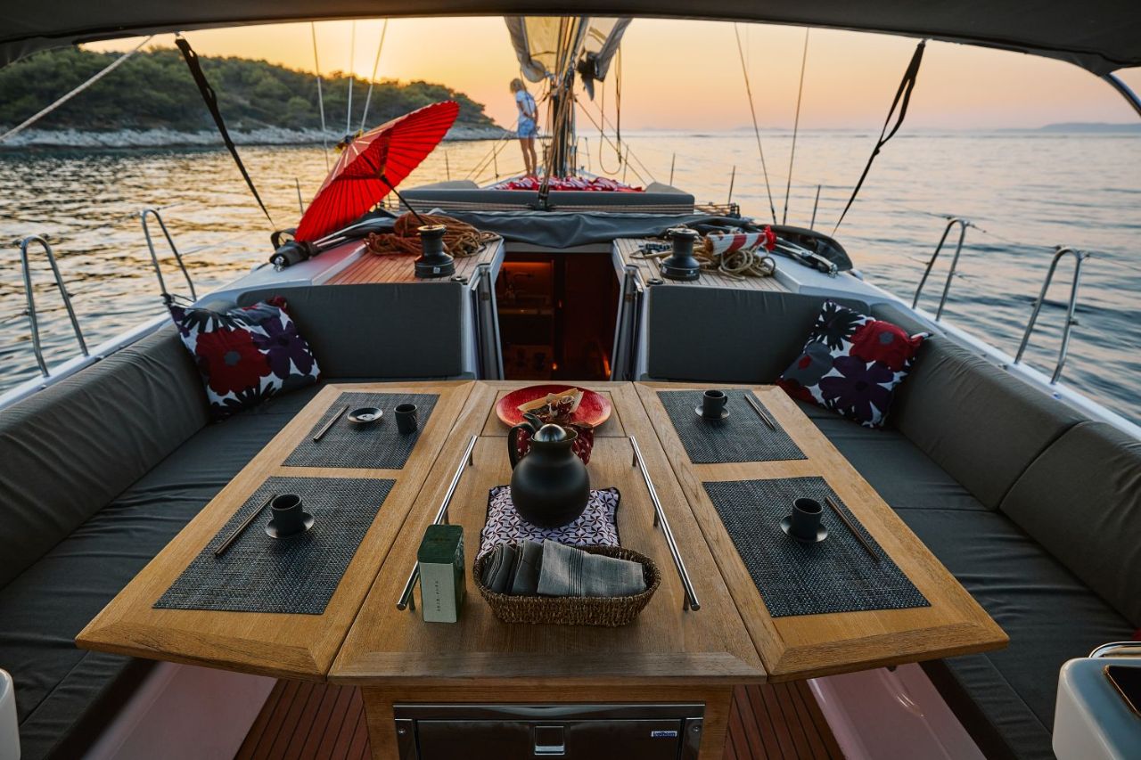 Dufour Exclusive 56 - 3 + 1 cab. — photo 18