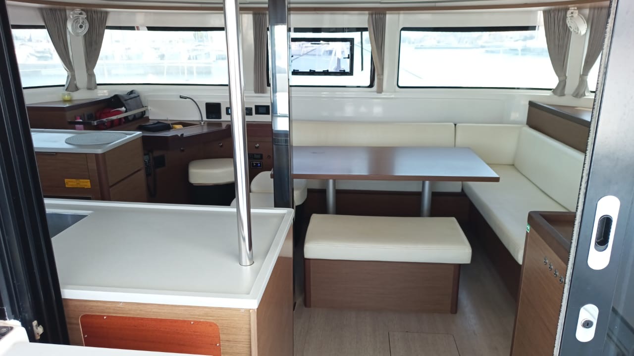Lagoon 46 - 4 + 2 cab. — photo 11