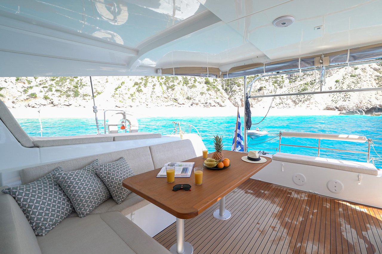 Lagoon 42 - 4 + 2 cab. — photo 9