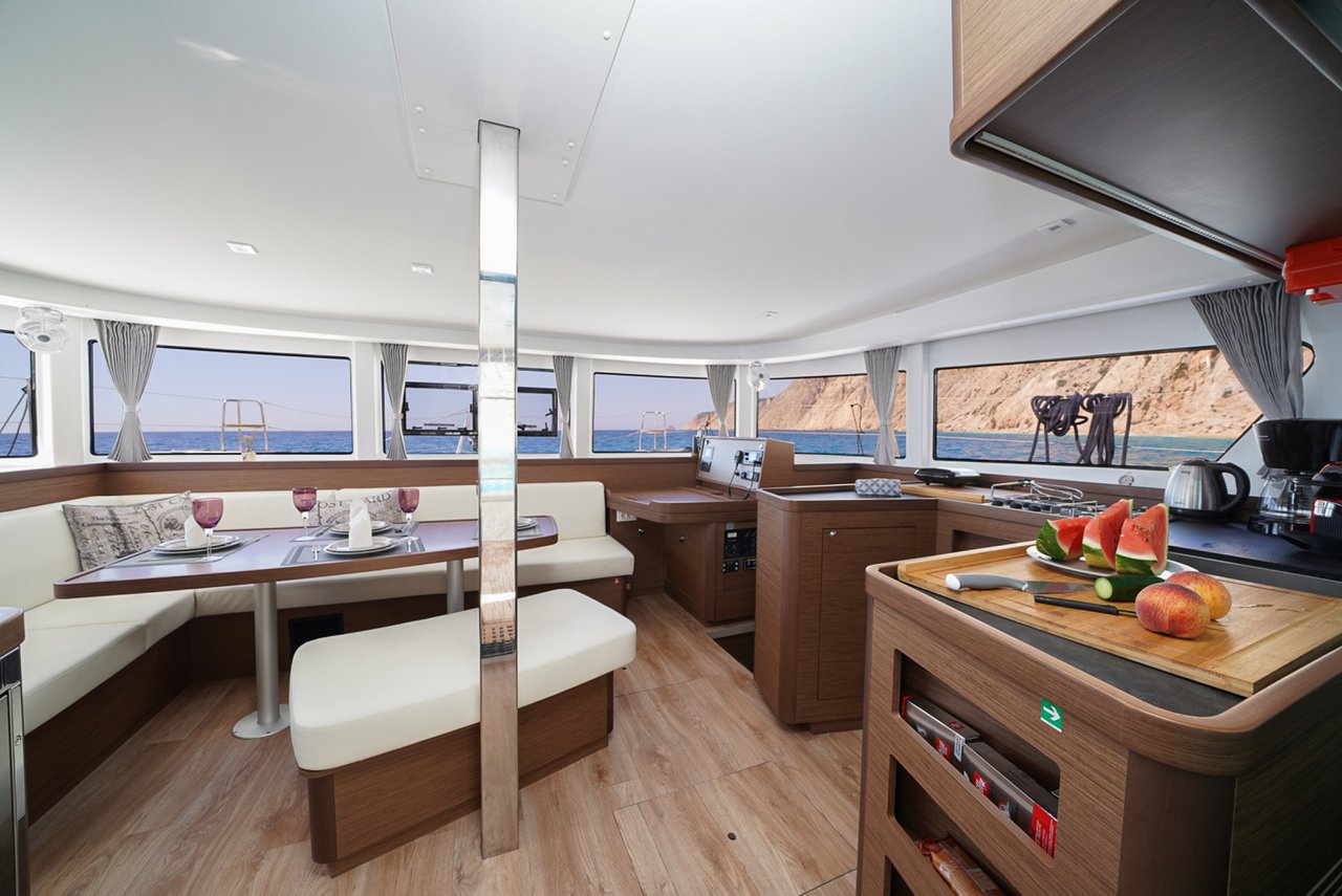 Lagoon 42 - 4 + 2 cab. — photo 10