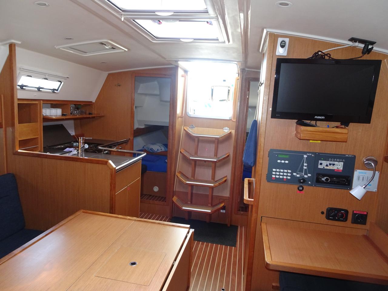 Bavaria Cruiser 36 — photo 7
