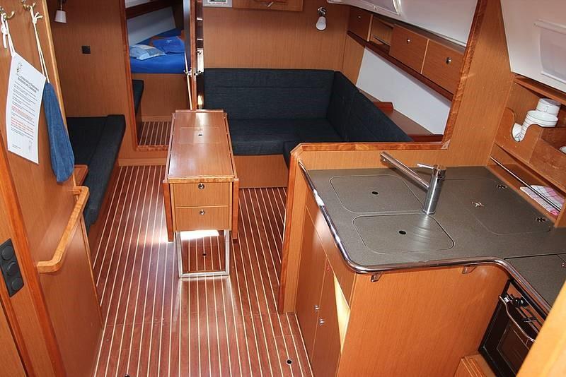 Bavaria Cruiser 36 — photo 8