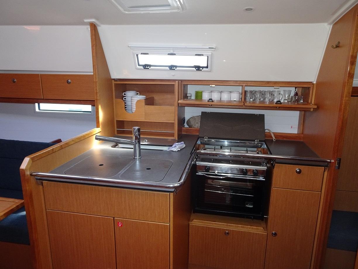 Bavaria Cruiser 36 — photo 9