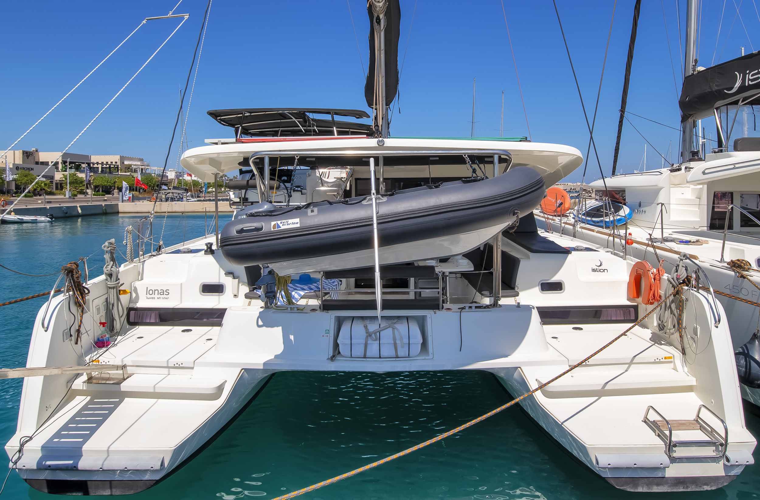 Lagoon 42 - 4 + 2 cab. — photo 4