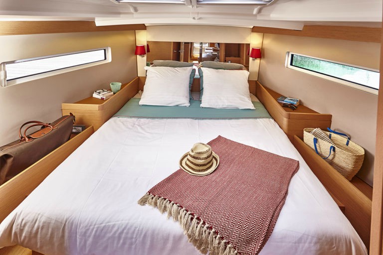 Sun Odyssey 440 - 4 cab. — photo 8