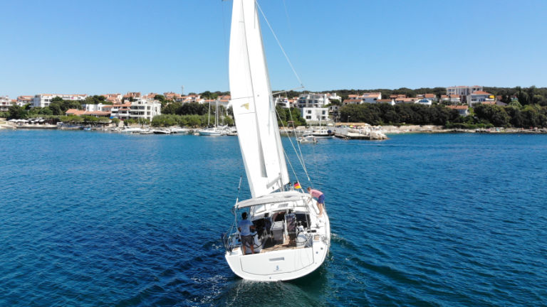 Oceanis 41.1 — photo 4