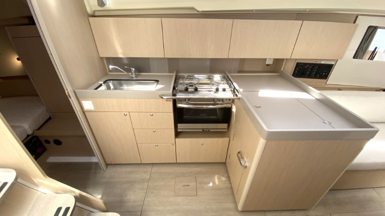 Oceanis 41.1 — photo 11