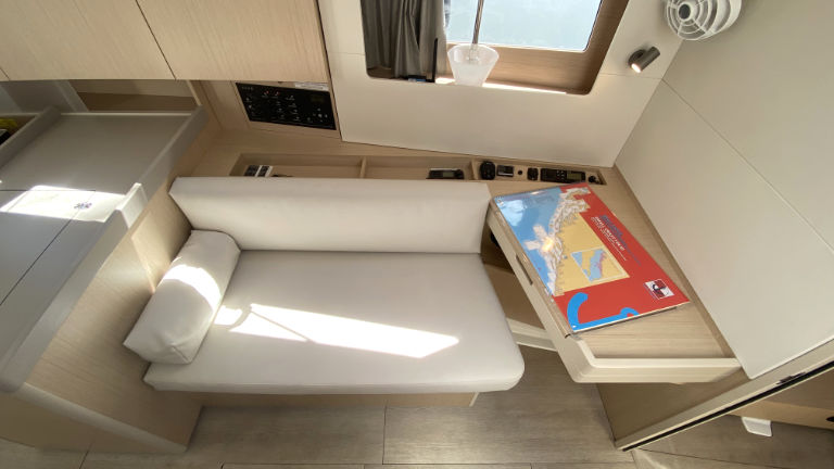 Oceanis 41.1 — photo 12