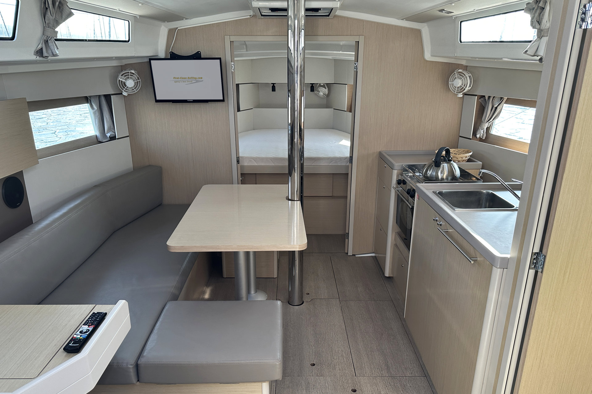 Oceanis 38.1 — photo 8