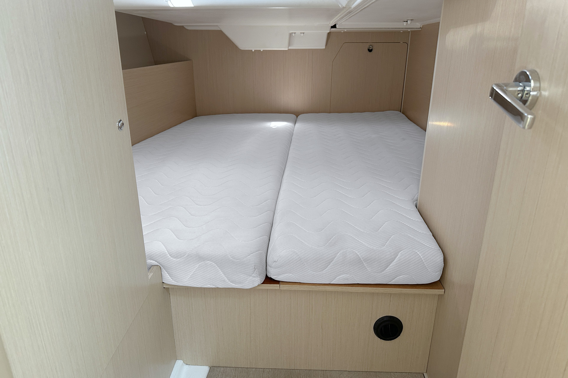 Oceanis 38.1 — photo 15