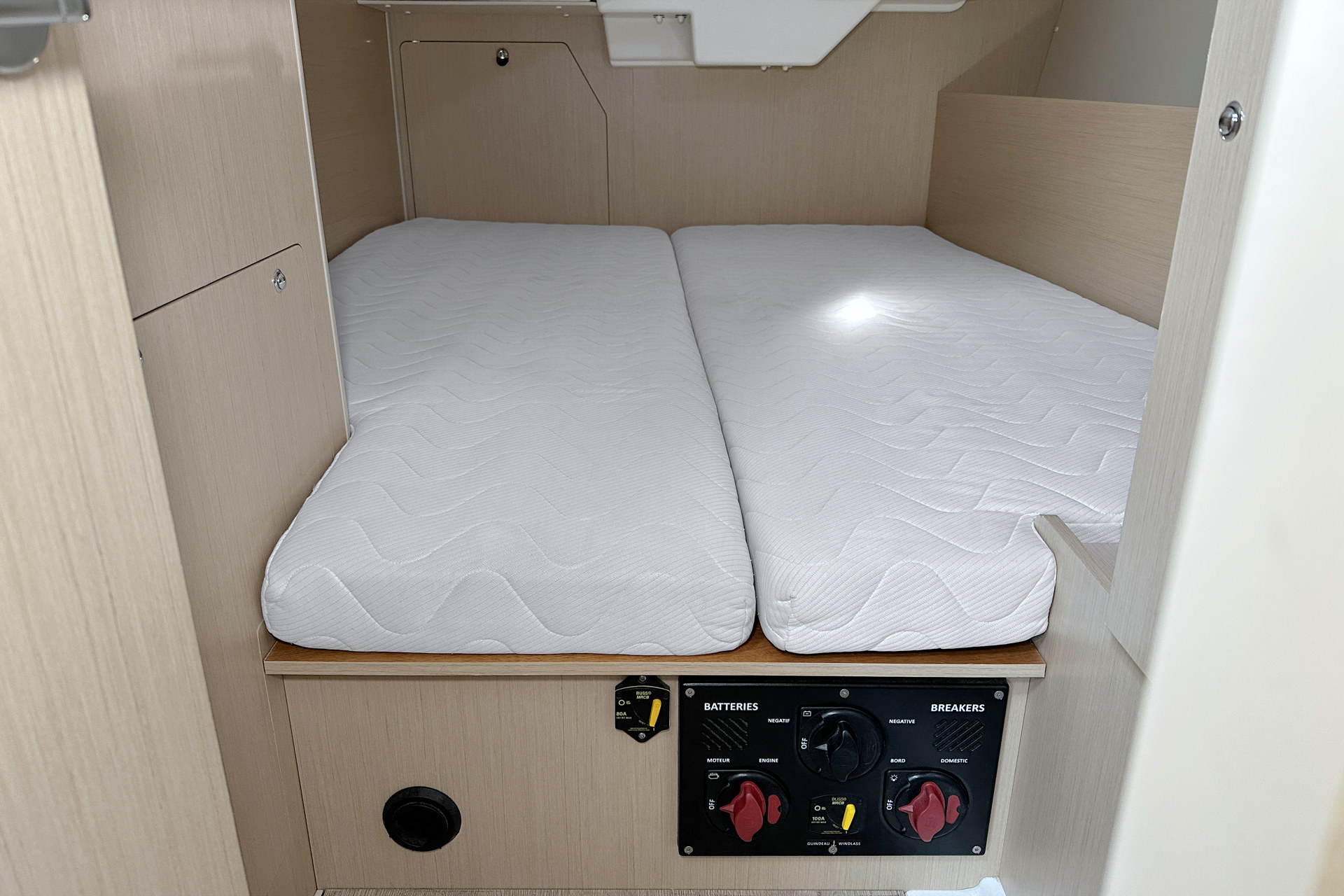 Oceanis 38.1 — photo 16