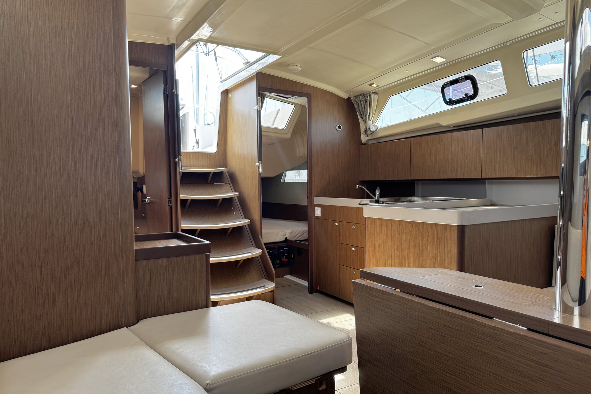 Oceanis 41.1 — photo 10