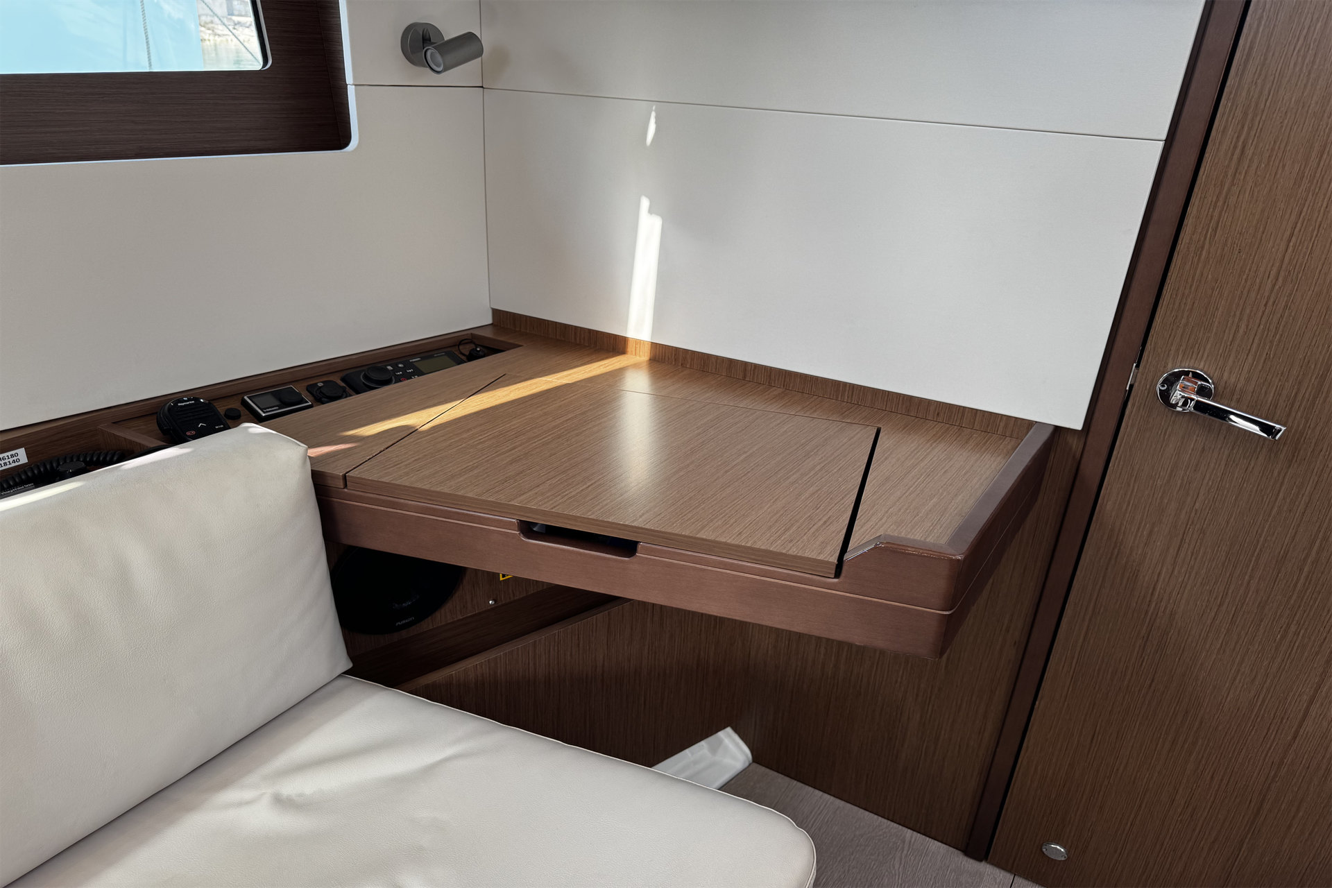 Oceanis 41.1 — photo 11