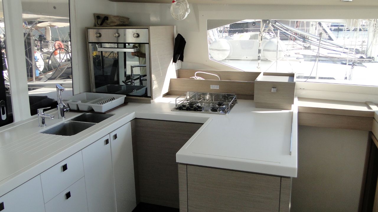 Fountaine Pajot Astrea 42 - 3 + 2 cab. — photo 5