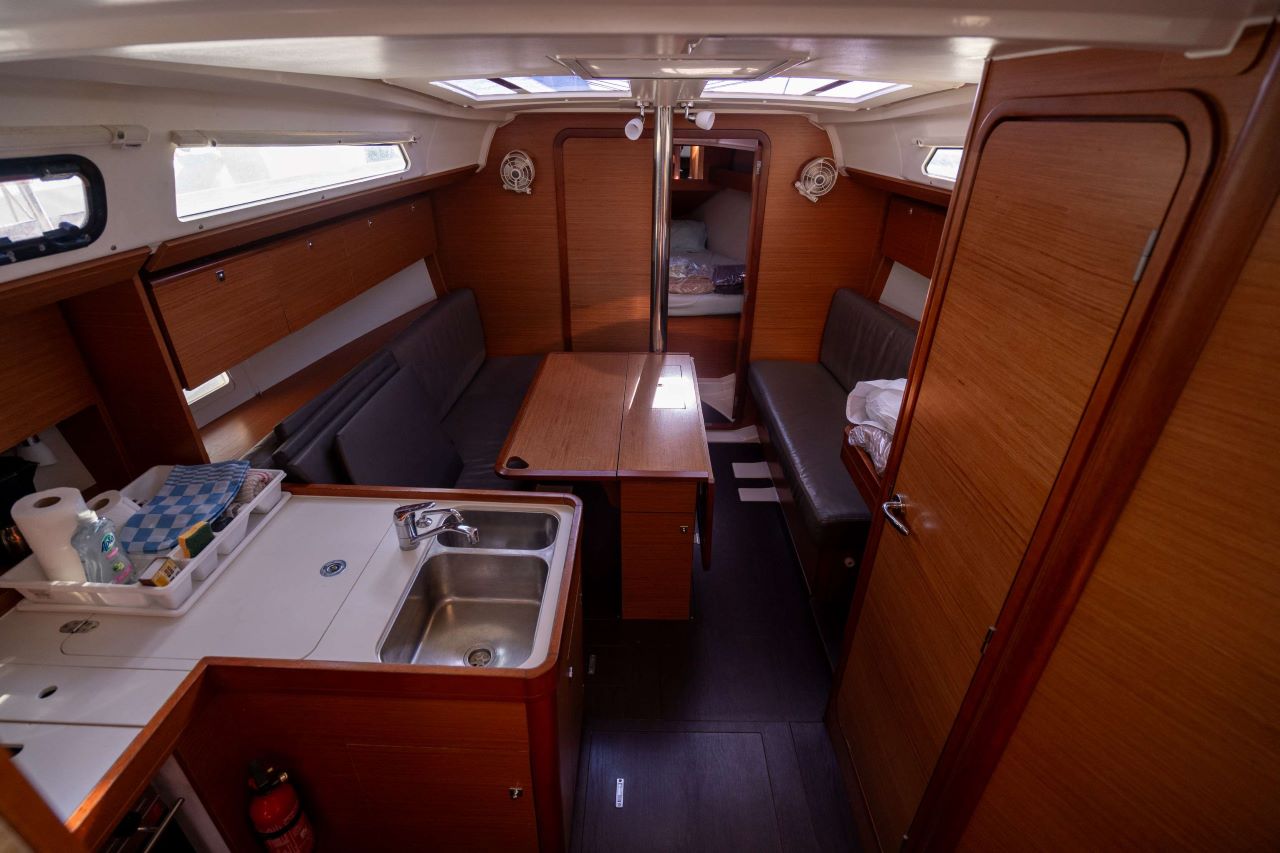Dufour 360 Liberty — photo 7