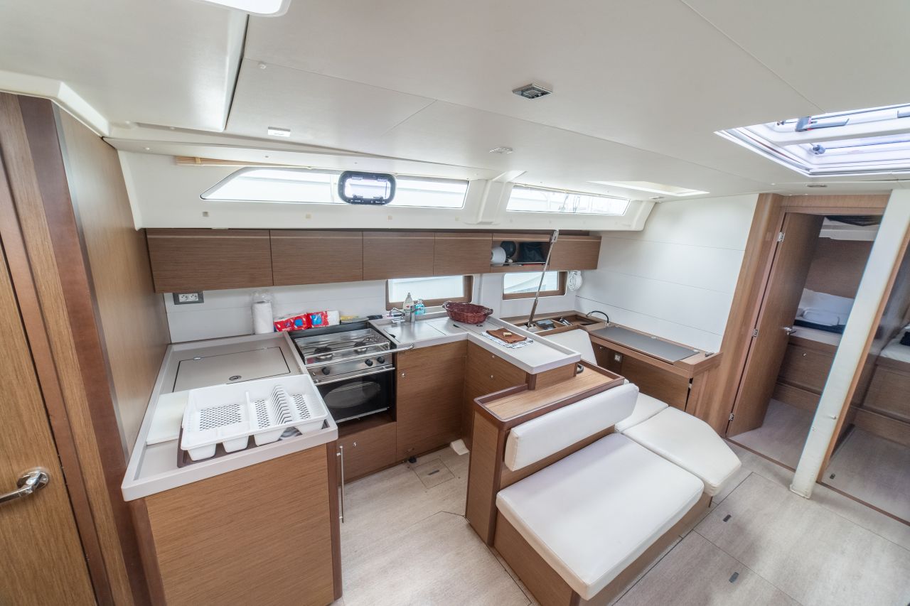 Oceanis 51.1 - 5 + 1 cab. — photo 9