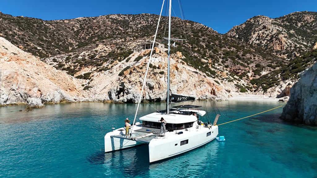 Lagoon 42 - 4 + 2 cab. — photo 3