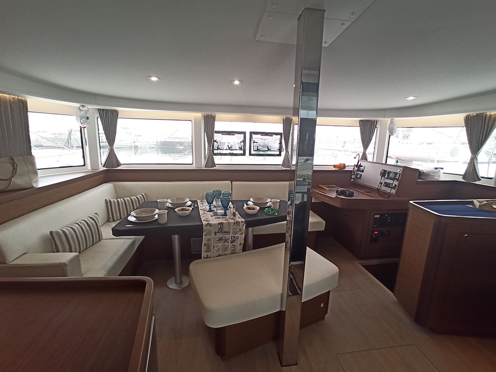 Lagoon 42 - 4 + 2 cab. — photo 4
