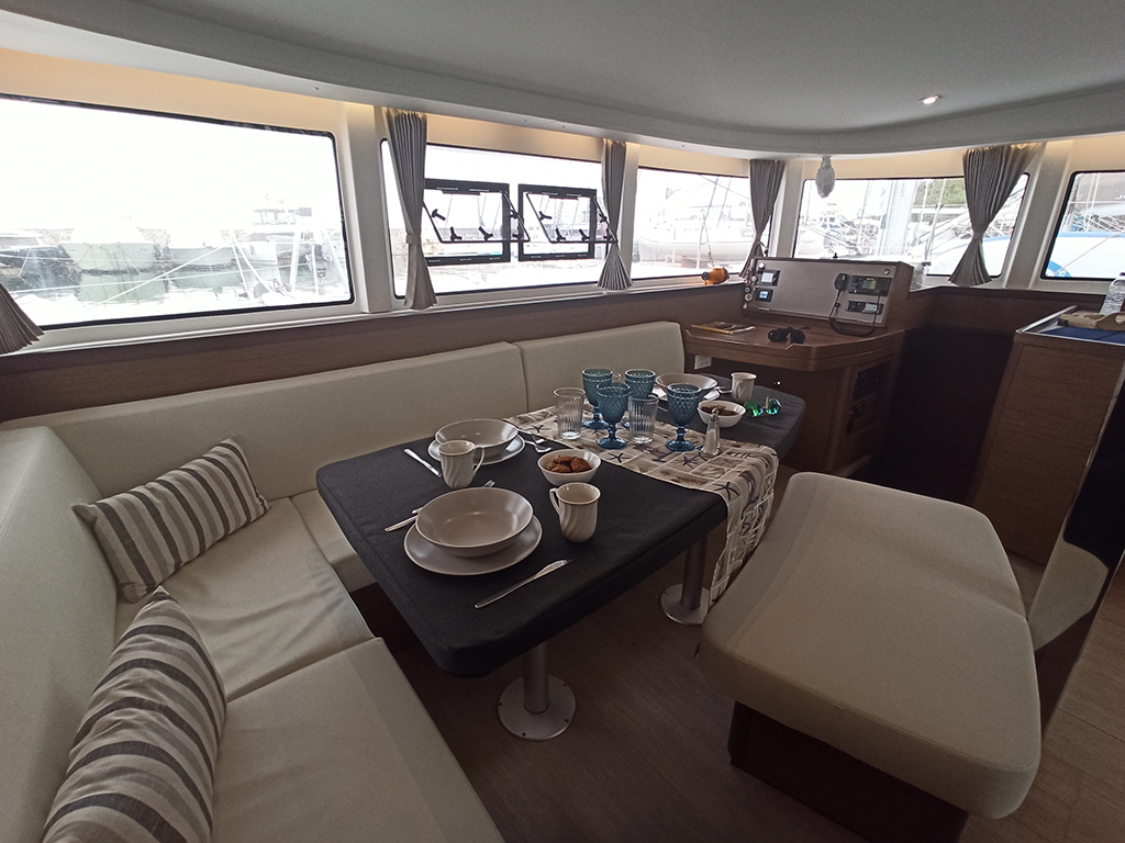 Lagoon 42 - 4 + 2 cab. — photo 14