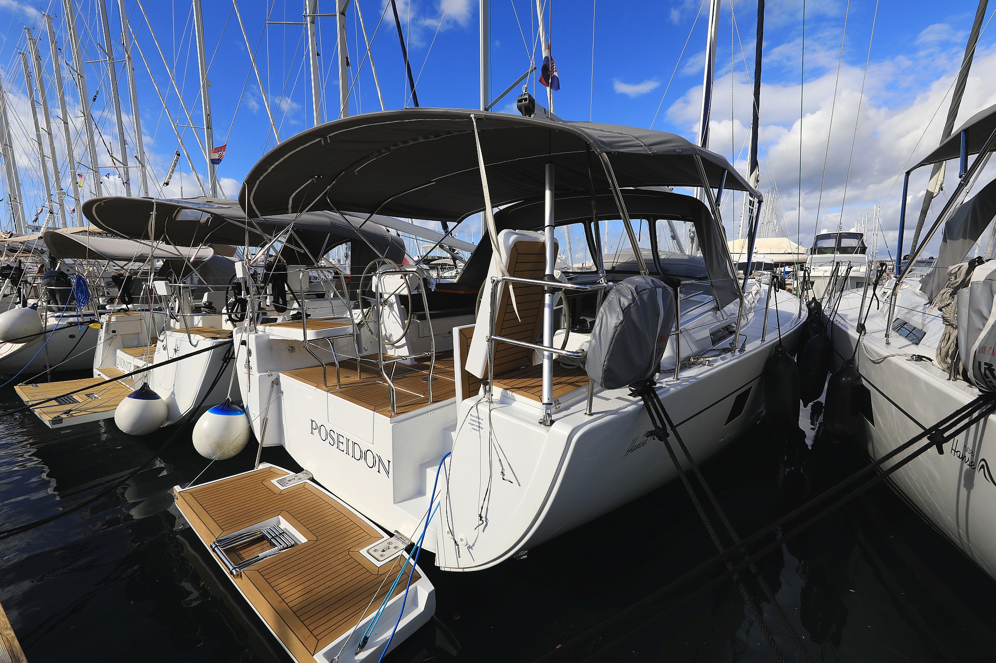 Hanse 508 - 5 + 1 cab. — photo 3