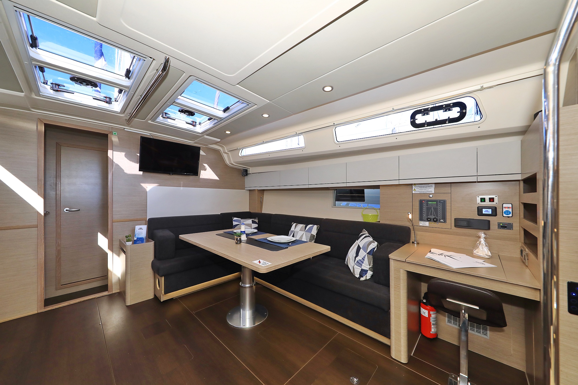Hanse 508 - 5 + 1 cab. — photo 9