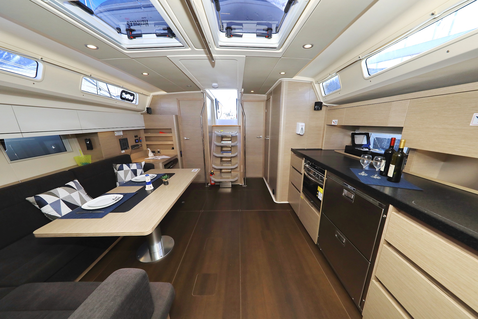 Hanse 508 - 5 + 1 cab. — photo 13