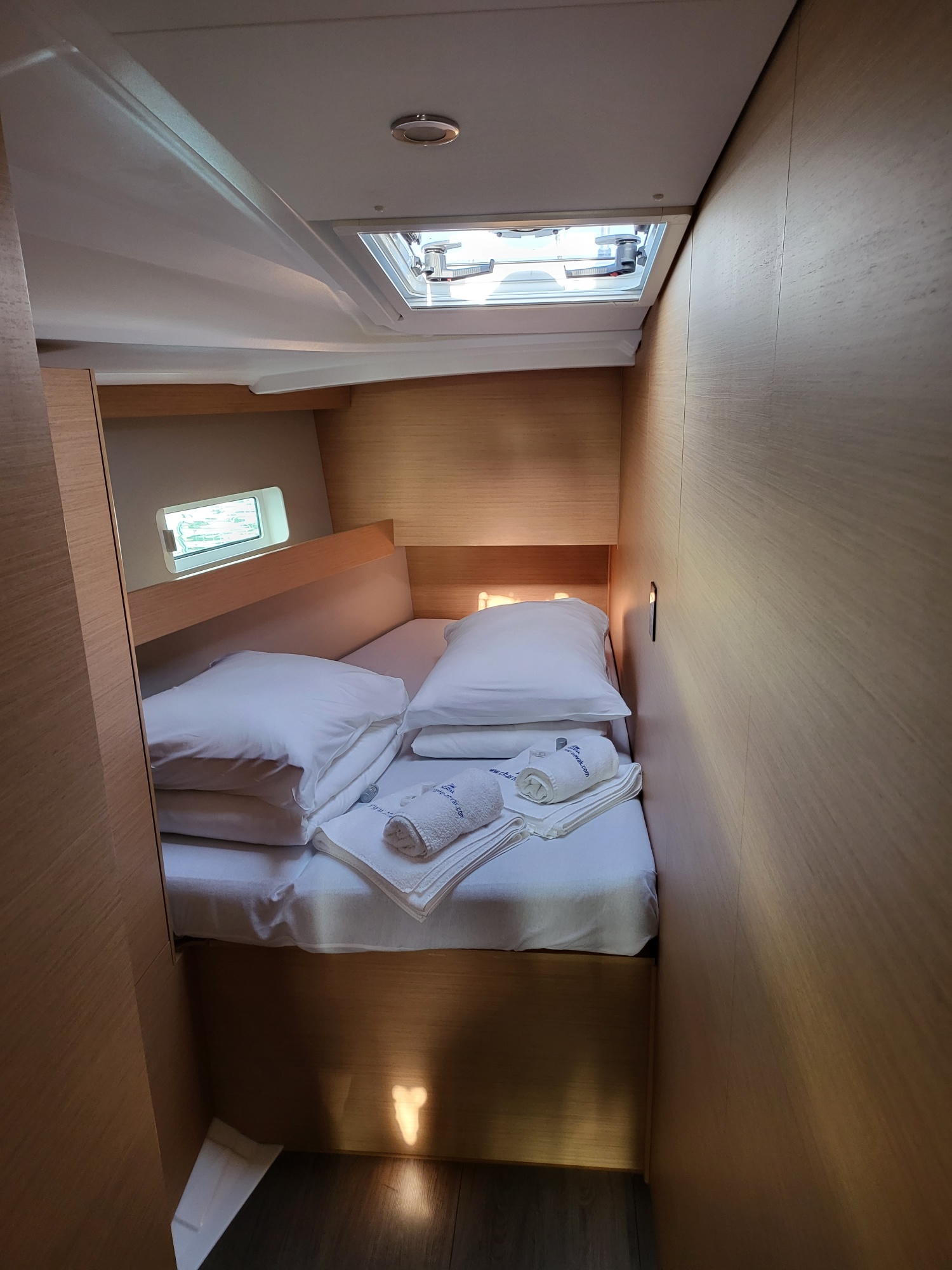 Sun Odyssey 490 - 5 + 1 cab. — photo 8