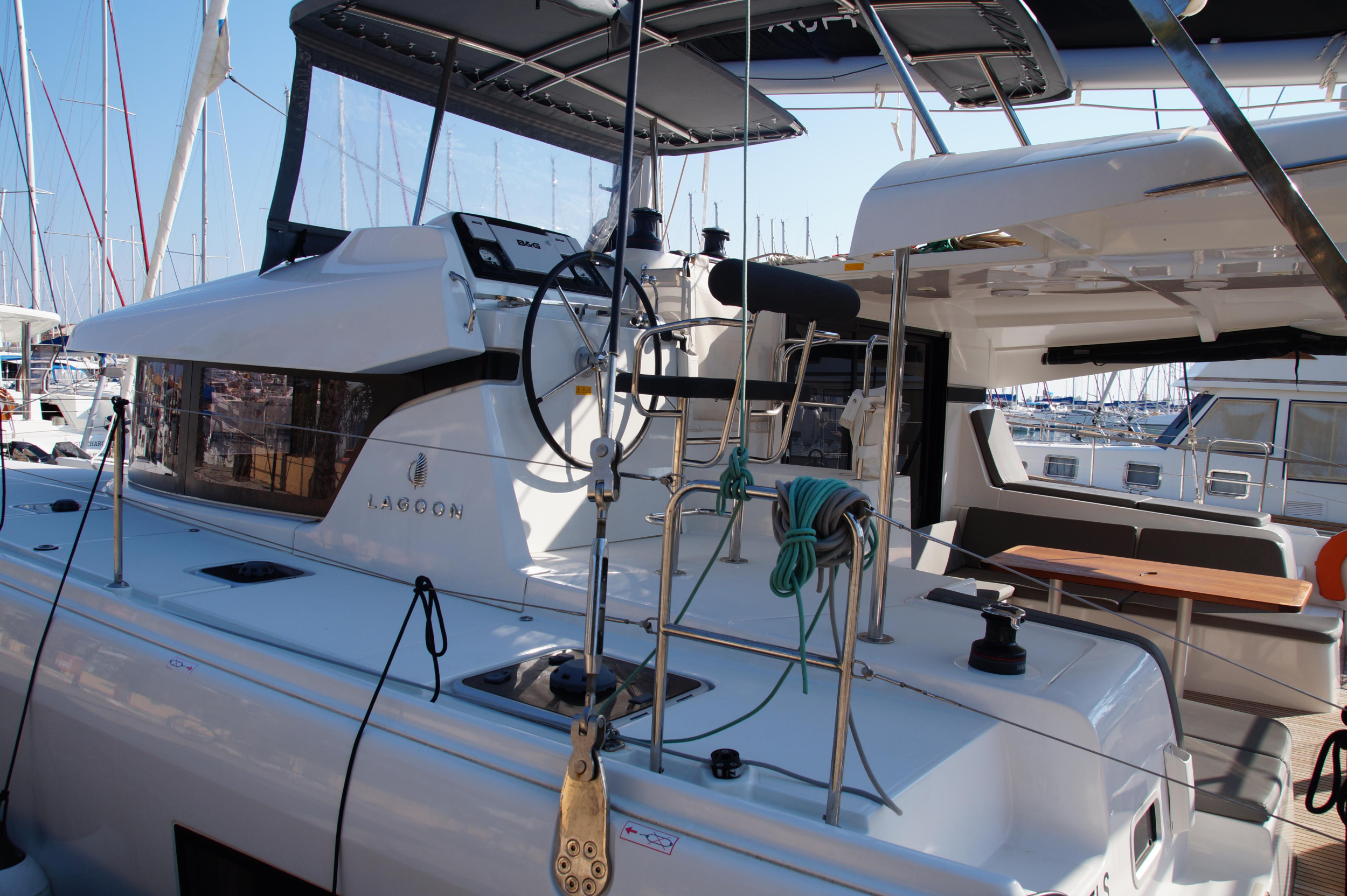 Lagoon 42 - 4 + 2 cab. — photo 5