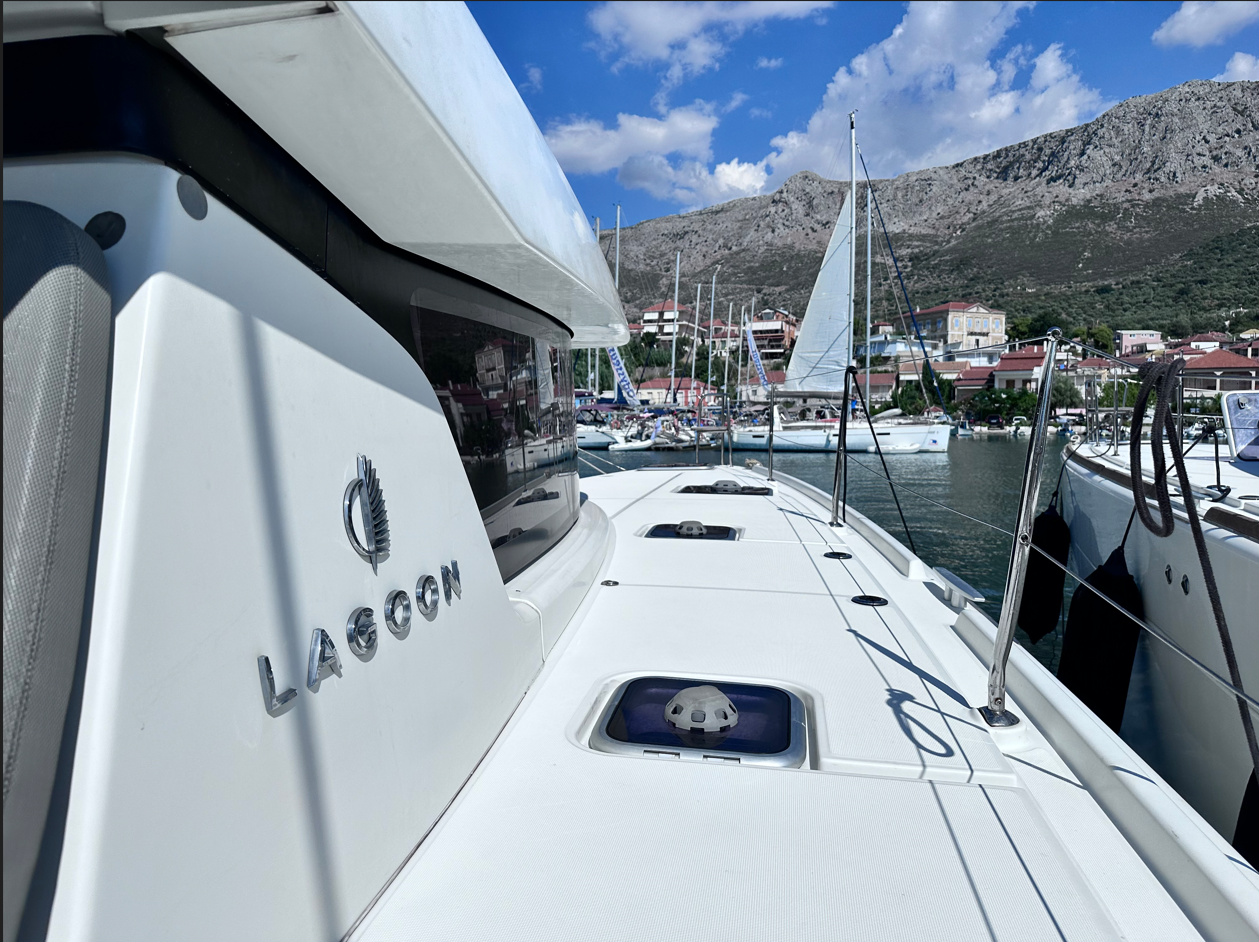 Lagoon 42 - 4 + 2 cab. — photo 6