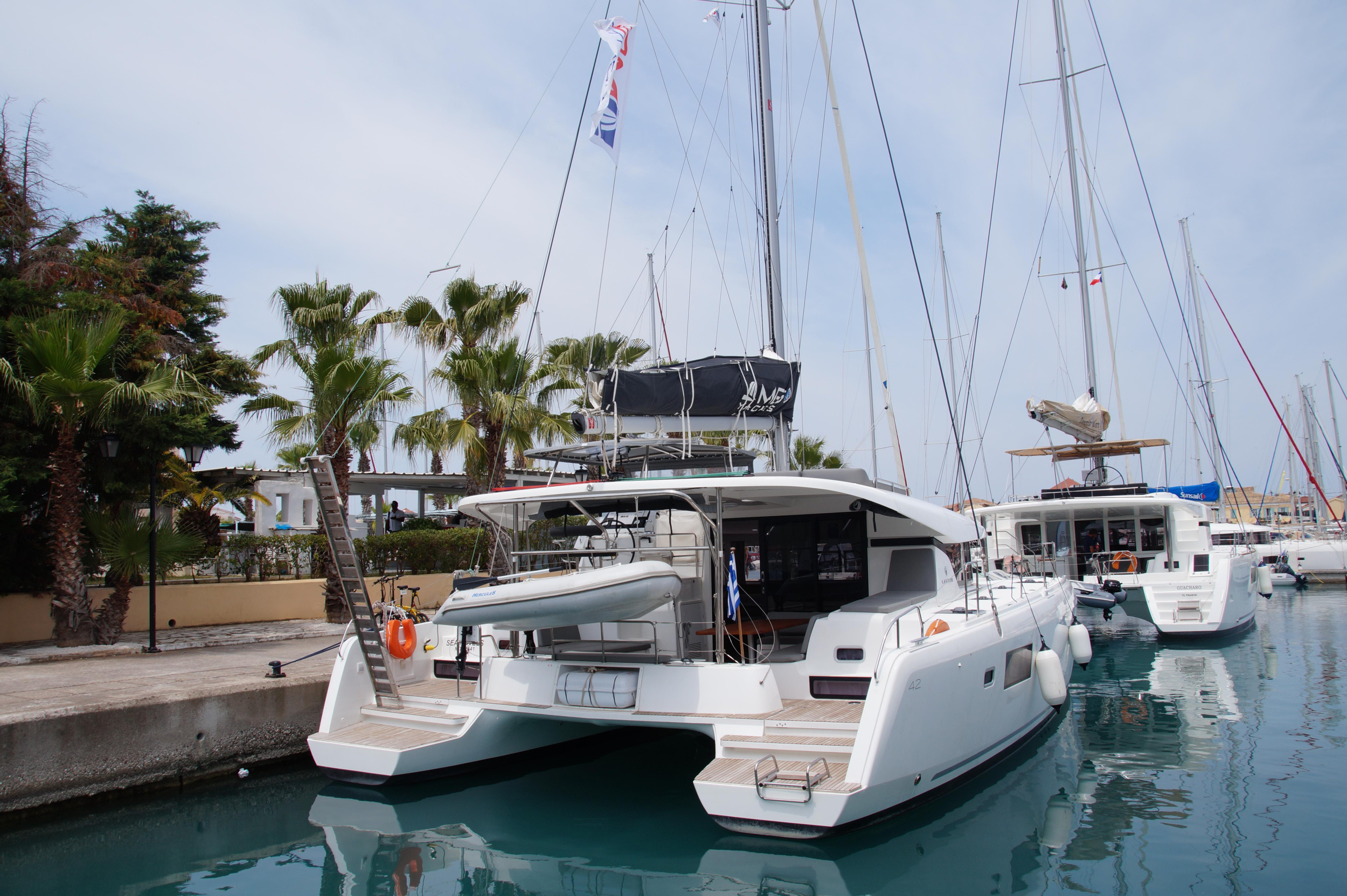 Lagoon 42 - 4 + 2 cab. — photo 11